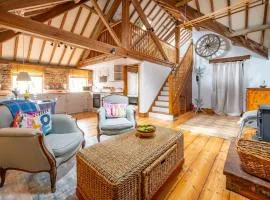 Bellas Barn by Big Skies Cottages