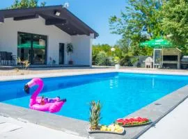 Holiday Home Nova Lux