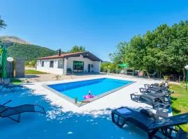 Holiday Home Nova Lux