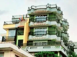 Sarwari Qargha Lakeside Guesthouse