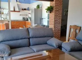 Casa con jardín con vistas al valle de Sierra de Líbar