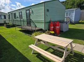 Beautiful 2 bedroomed mobile home