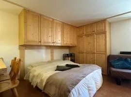 Wood Peak Apartment