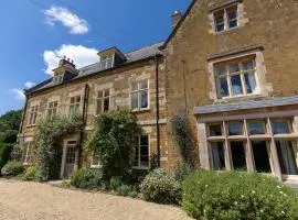 Belvoir Lodge - Sleeps 22 - Belvoir Castle