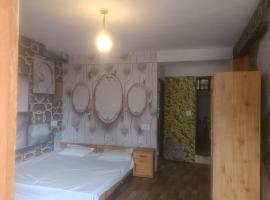 Habitat Cottages, hotel in Bashist