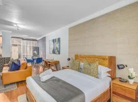Illovo Luxury Studio Apartment, Sandton