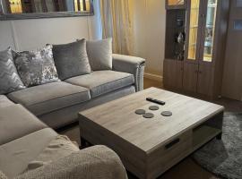 Lovely 4 Berth Caravan At Southview Holiday Park Ref 33001L, hotel in Skegness