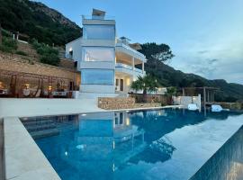 Villa Horizon - luxury between sea & nature, cottage in Rafrāf
