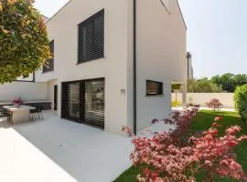 Villa Ventana with terrace and BBQ