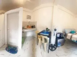 Centrally located studio with AC and kitchenette