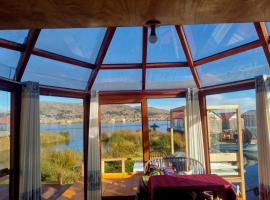 Uros Titicaca coila lodge, hotel in Puno