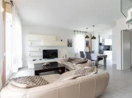 Daste Dream House