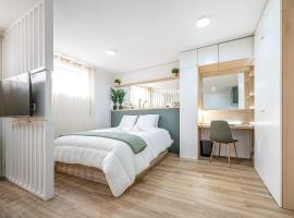 Le Atelier by Lisbon with Sintra, hotel in São Domingos de Rana