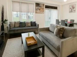 2024 Built Elegant 3BR Kleinburg Vaughan Townhouse with Free Parking, WiFi, Full Kitchen, Laundry, Near Canada's Wonderland! Perfect for Family Travel, Group Trips or Work Stays!