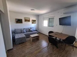 Apartman Oaza mira-Titova vila-Ergela Karadjordjevo