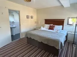 11 The Avenue