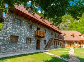 Bujtina Berishta Theth