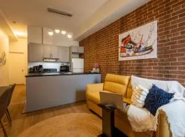 Sleek 2BR in Heart of Downtown Montreal