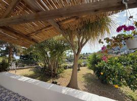 House La Pennata - sea view، فندق في مالفا