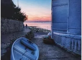 Saltwater Lodge - Air Con 75yrd to the sea - EV point free