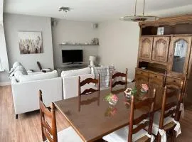 Modern 2-bedroom apartment within walking distance of the city centre and the beach T209