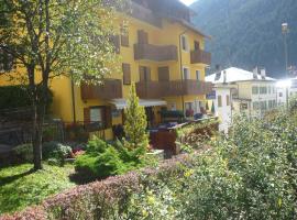 Albergo Ristorante Iris, hotelli kohteessa Auronzo di Cadore