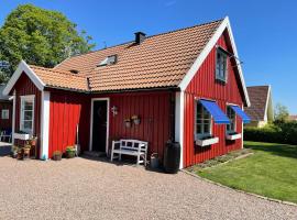 Apartment in villa, Close the to the sea, small harbour, golf course and Tylösand, hotel i Halmstad