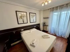 Apartamento Reyes de España / Free Parking & Wi Fi