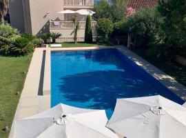 Apartments in Podstire - Insel Brac 42460, hotel em Splitska