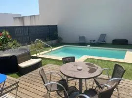 Pleasant modern house t4 airco pool parking