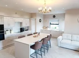 New Spacious Coastal Retreat