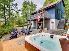 Hot Tub, Fire Pit and Barrel Sauna Poconos Abode