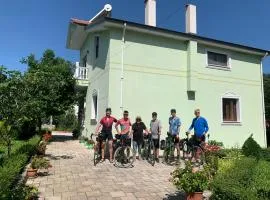 Bujtina Bashllari