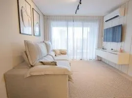 Urban Stay - Charming Apartment for up to 5 People