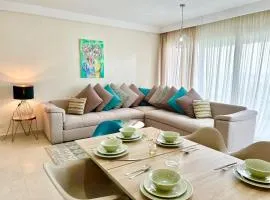 Ocean & Pool View Flat - 2 Bedrooms & Terrace