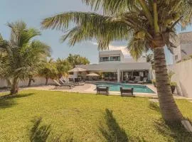 Cuzamil, big waterfront house
