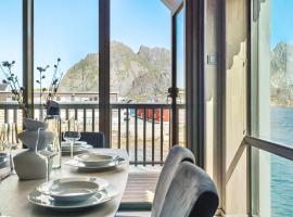 Rorbuleilighet Lysøysundet 1G, hotel in Henningsvær