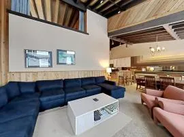 Cozy 4-Bedroom Home with Pool and Mountain View!