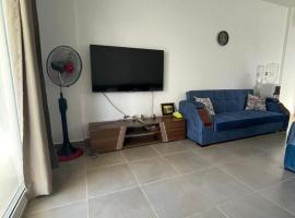 Amwaj chalet garden 2bedrooms, chata v destinaci Banī Ghālib