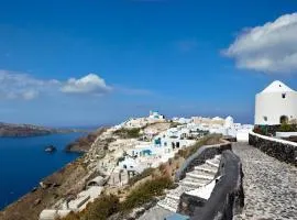 Elegant Santorini House 1 Bedroom Villa Windswept House Amazing Caldera View & Outdoor Hot Tub Oia