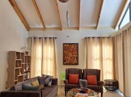 New, modern, airy luxurious 3 bed Home,Monavale Strathaven, hotel v destinaci Harare