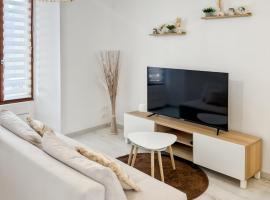 Appartement rénové, lumineux au centre de Vic, ξενοδοχείο σε Vic-sur-Cere
