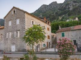 Apartments Račić, hotel in Kotor