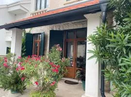 Sunset 4-star apartment right by the sea Dugi Rat