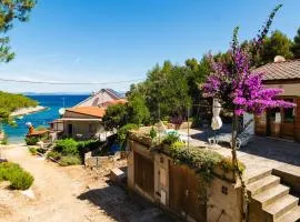 Lovely Home In Hvar With Wifi