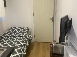 Cosy mini studio 6 minutes away from Wembley stadium