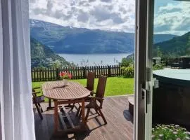 Mountain View Apartment