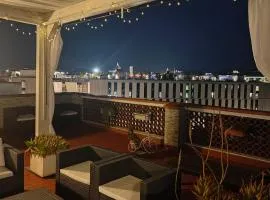 Panoramic Luxury Little Penthouse