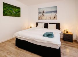 Downtown Escape - Refined & Bright, City Heart, hotel com estacionamento em Arad