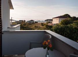 Apartments in Lopar - Insel Rab 17729, ξενοδοχείο σε Lopar